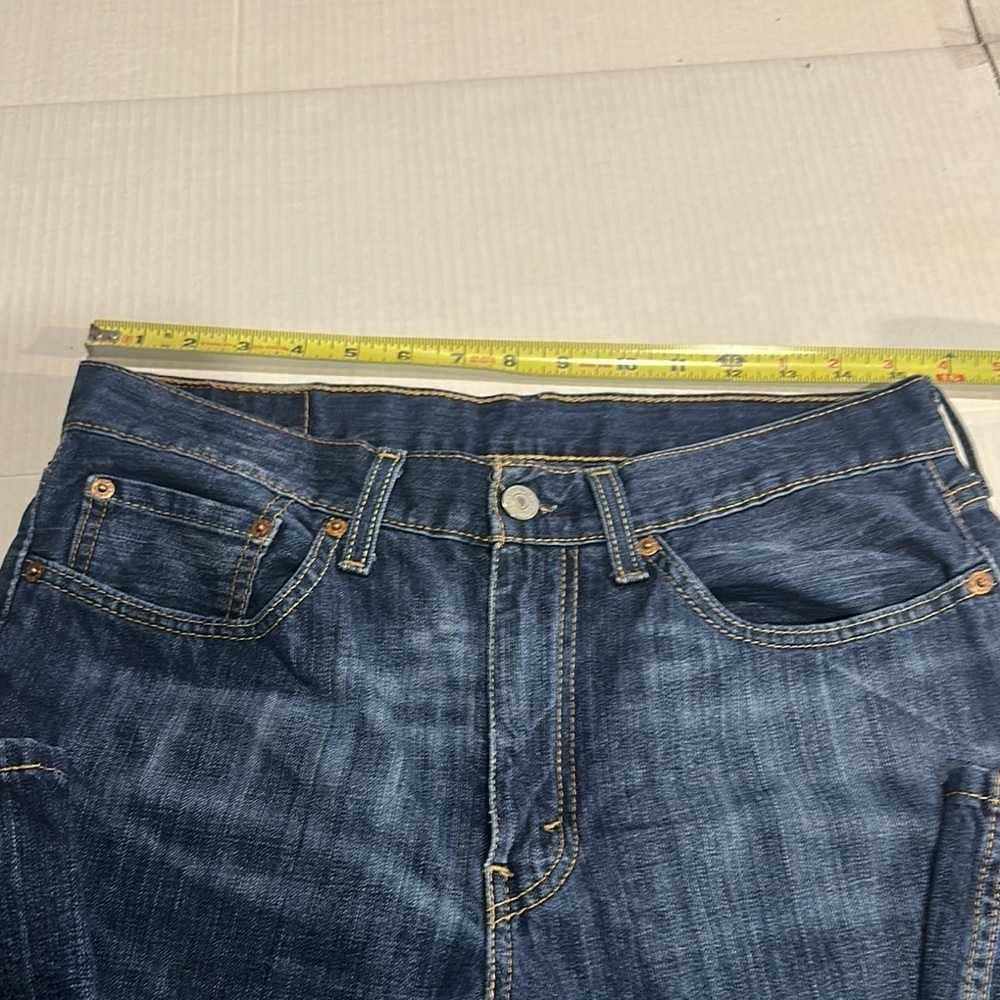 Levi’s Strauss & Co 514 Classic Blue Denim Jeans with pockets and zipper front - Picture 5 of 10